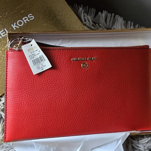NWT MICHAEL Michael Kors Red Leather Wristlet Clutch